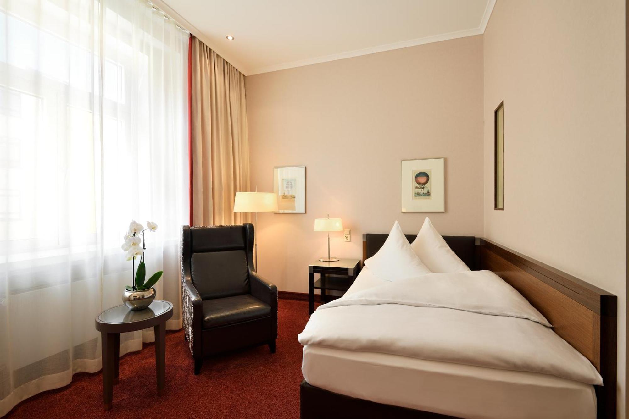 Kastens Hotel Luisenhof Hannover Luaran gambar A single room