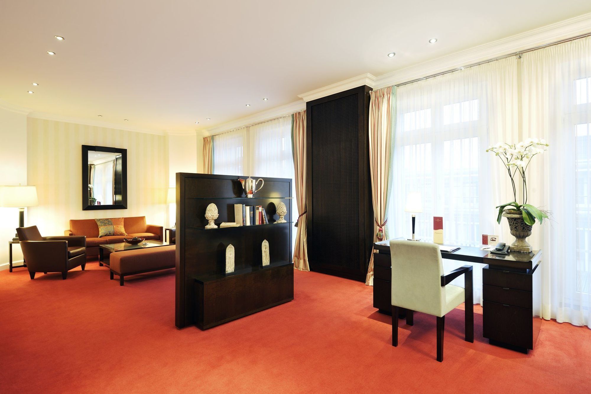 Kastens Hotel Luisenhof Hannover Bilik gambar A suite at Mandarin Oriental Munich