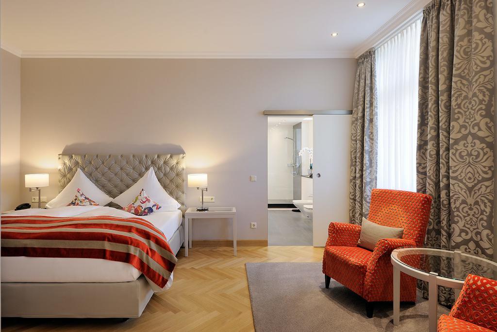 Kastens Hotel Luisenhof Hannover Luaran gambar A room at the Hotel Axelmannstein