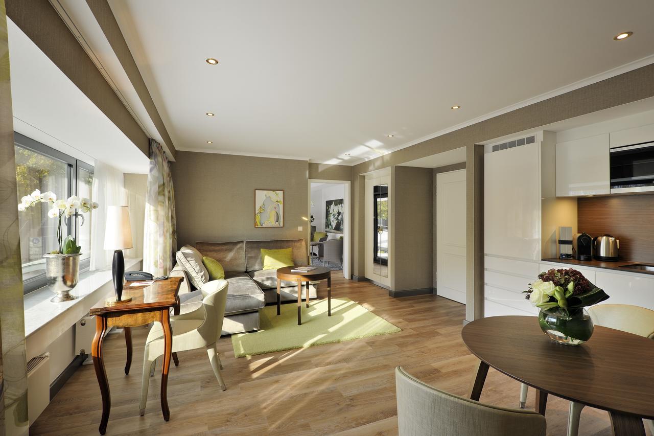 Kastens Hotel Luisenhof Hannover Luaran gambar Interior of a typical apartment